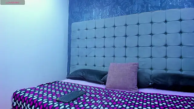 Messy Karol  online show from December 2025 01:53:01 PM