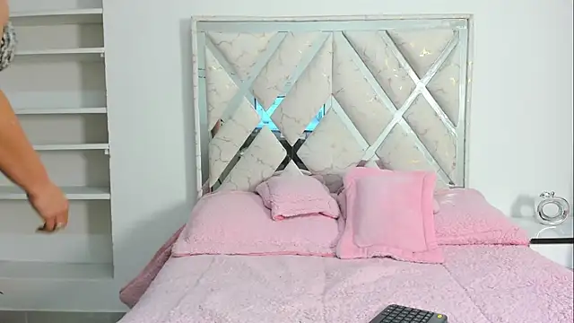 ElenaLauren online show from January 2026 12:21:01 PM