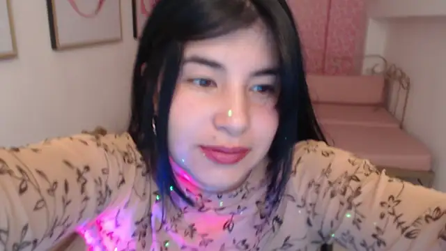 Nina harpper  online show from December 2025 01:05:02 PM