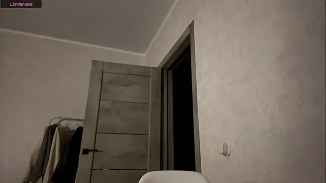 EllieBerrie online show from March 2026 05:32:01 PM