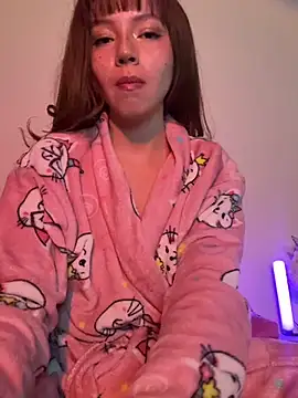 Snapshot of valery_blossom chatting on December 2025 01:33:02 AM valery blossom online show from December 2025 01:33:02 AM