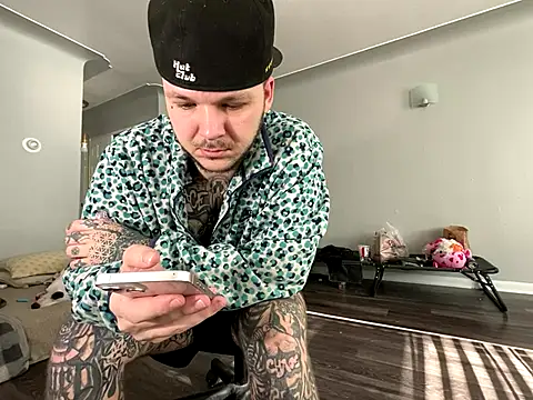 Tatertats online show from January 2026 07:06:02 PM