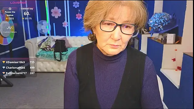 Mia Monno online show from December 2025 11:48:01 AM