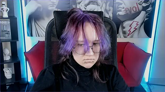 Sylvia Reed online show from December 2025 07:37:01 AM