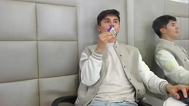 JuanGomm online show from December 2025 03:55:02 AM