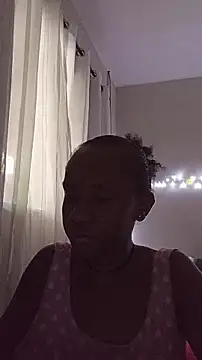 Snapshot of GrethaVianna chatting on December 2025 06:05:01 PM GrethaVianna online show from December 2025 06:05:01 PM