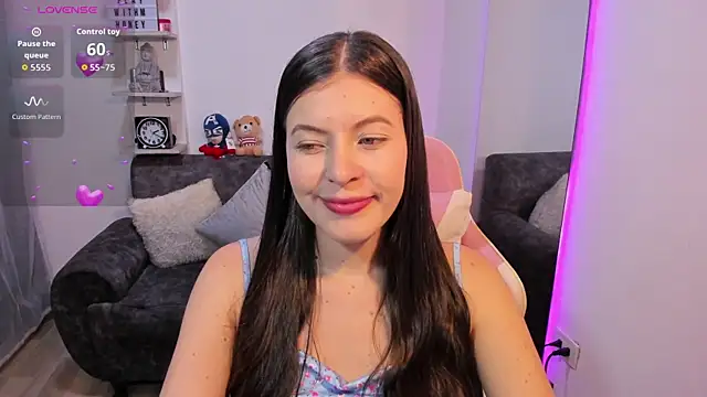 Snapshot of KatieCortes chatting on January 2026 07:19:01 PM KatieCortes online show from January 2026 07:19:01 PM