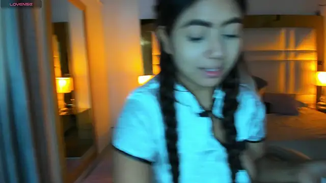 Zoei Moon online show from April 2026 06:42:01 PM