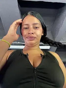 Jennmyller  online show from April 2026 06:19:02 PM