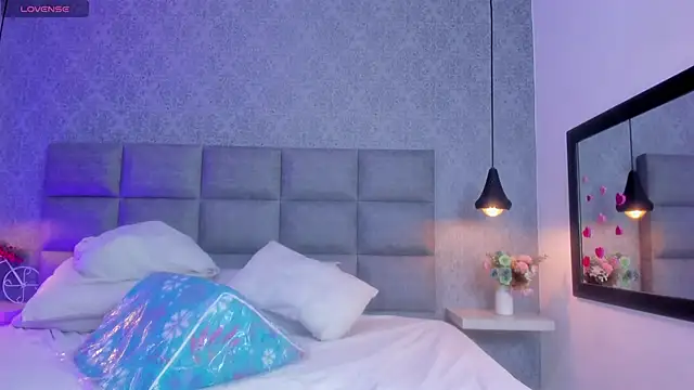 Snapshot of emilyy_r chatting on February 2026 06:53:01 PM emilyy r online show from February 2026 06:53:01 PM