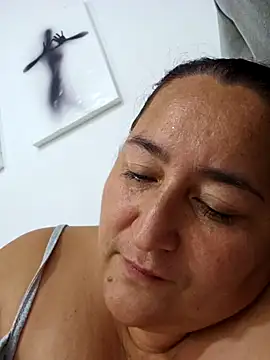 VioletBruces online show from April 2026 10:04:01 PM