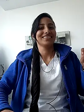 Vera Luna  online show from December 2025 06:03:01 PM