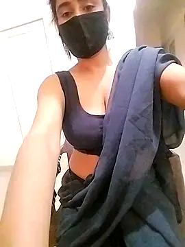 Snapshot of Bella_storm143 chatting on December 2025 04:16:01 PM Bella storm143 online show from December 2025 04:16:01 PM