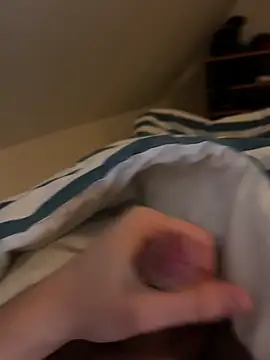 hannes256102 online show from April 2026 09:24:01 PM