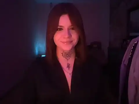 Snapshot of elisey18 chatting on December 2025 02:04:02 PM elisey18 online show from December 2025 02:04:02 PM