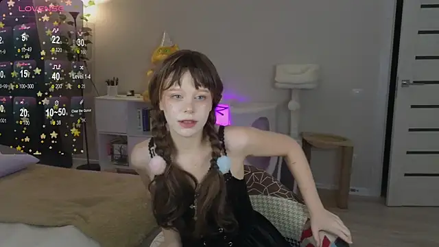 Lace Thrill online show from January 2026 03:50:01 PM