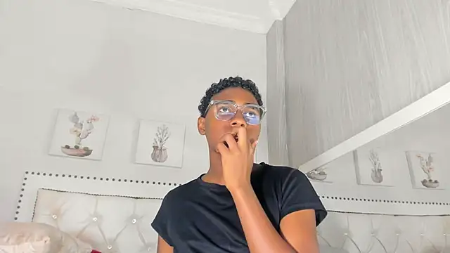 teylor lovee online show from February 2026 10:38:01 AM