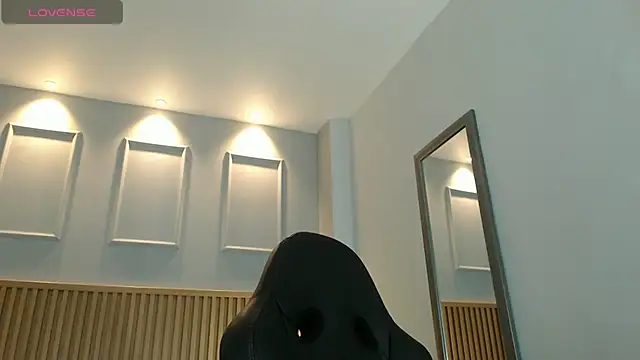 Snapshot of VENUSGREYS1 chatting on April 2026 06:36:02 PM VENUSGREYS1 online show from April 2026 06:36:02 PM