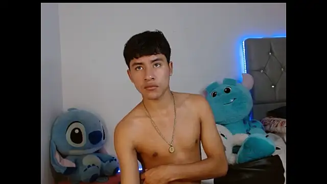 Snapshot of Sebas_Ross04 chatting on March 2026 09:32:02 PM Sebas Ross04 online show from March 2026 09:32:02 PM