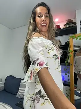 Snapshot of sandrafarrely chatting on May 2026 01:03:01 AM sandrafarrely online show from May 2026 01:03:01 AM