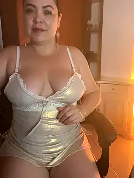 EmiHarrys online show from December 2025 09:53:02 PM