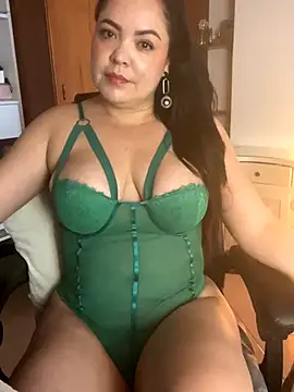 EmiHarrys online show from January 2026 10:23:01 PM