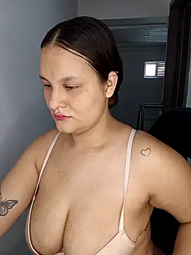 Snapshot of Valeriaa_21 chatting on June 2026 03:47:01 PM Valeriaa 21 online show from June 2026 03:47:01 PM