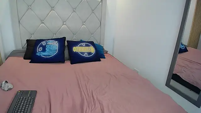 Kat Cute online show from April 2026 03:31:02 AM