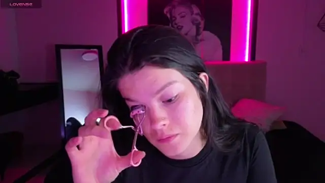 Snapshot of Sara_valderrama_ chatting on February 2026 11:49:02 AM Sara valderrama online show from February 2026 11:49:02 AM