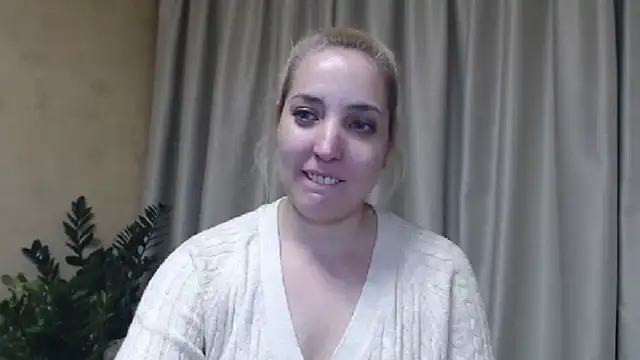 Snapshot of sweetpussy chatting on February 2025 09:31:01 PM sweetpussy online show from February 2025 09:31:01 PM