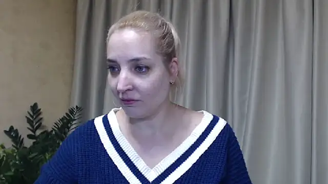 Snapshot of sweetpussy chatting on February 2025 03:52:01 PM sweetpussy online show from February 2025 03:52:01 PM