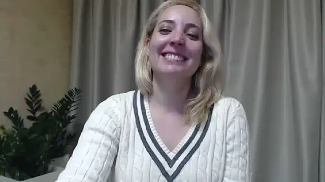 Snapshot of sweetpussy chatting on February 2025 08:42:02 PM sweetpussy online show from February 2025 08:42:02 PM