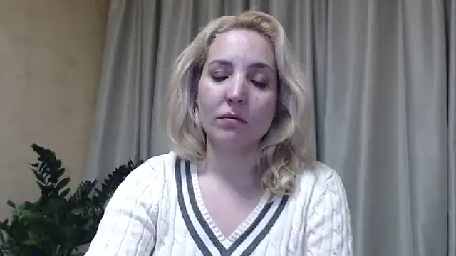 Snapshot of sweetpussy chatting on March 2025 07:28:01 PM sweetpussy online show from March 2025 07:28:01 PM