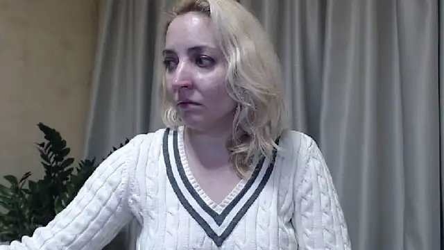 Snapshot of sweetpussy chatting on March 2025 05:31:02 PM sweetpussy online show from March 2025 05:31:02 PM