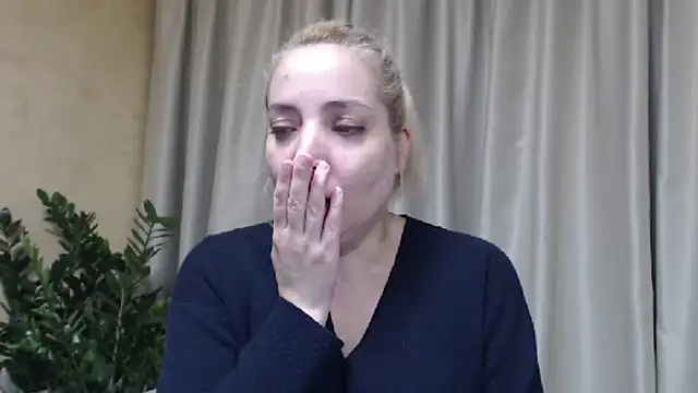 Snapshot of sweetpussy chatting on November 2025 09:18:02 AM sweetpussy online show from November 2025 09:18:02 AM