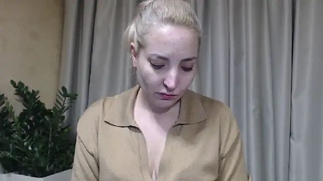 Snapshot of sweetpussy chatting on November 2025 05:56:01 PM sweetpussy online show from November 2025 05:56:01 PM