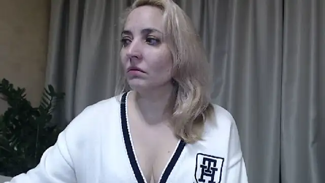 Snapshot of sweetpussy chatting on November 2025 03:25:02 PM sweetpussy online show from November 2025 03:25:02 PM