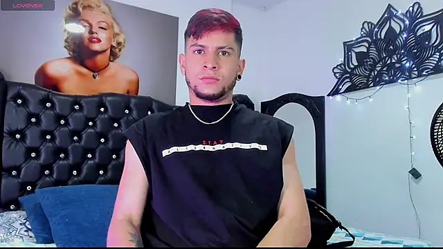 Snapshot of vaalentiino chatting on December 2025 05:42:02 PM vaalentiino online show from December 2025 05:42:02 PM