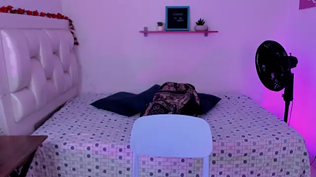 Snapshot of vaalentiino chatting on January 2026 10:37:02 PM vaalentiino online show from January 2026 10:37:02 PM