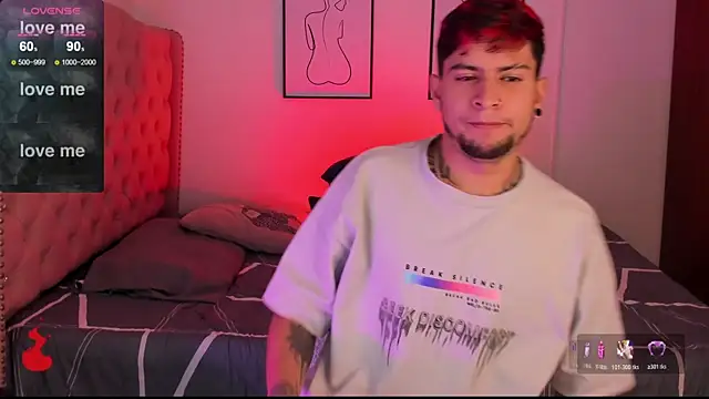 Snapshot of vaalentiino chatting on January 2026 06:56:02 PM vaalentiino online show from January 2026 06:56:02 PM