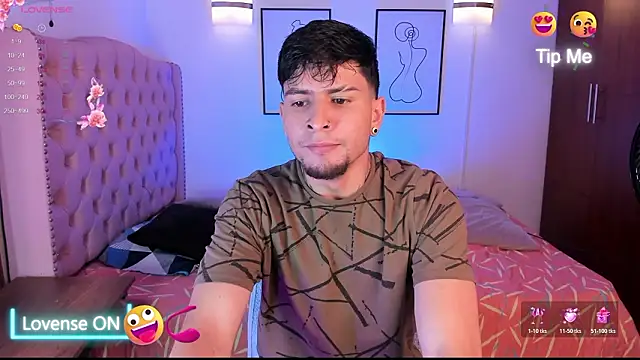 Snapshot of vaalentiino chatting on February 2026 07:51:01 PM vaalentiino online show from February 2026 07:51:01 PM