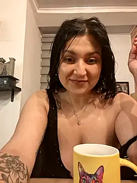 Magenta Moon online show from April 2026 11:38:01 PM