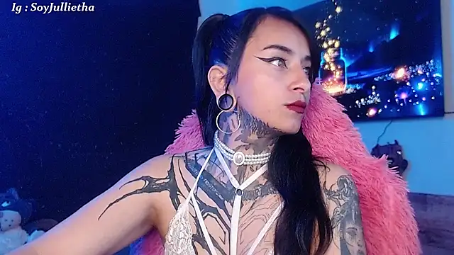 Julls420  online show from January 2026 10:14:02 PM