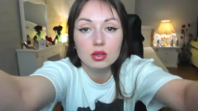 Snapshot of RosiAlina chatting on June 2026 08:13:02 AM RosiAlina online show from June 2026 08:13:02 AM