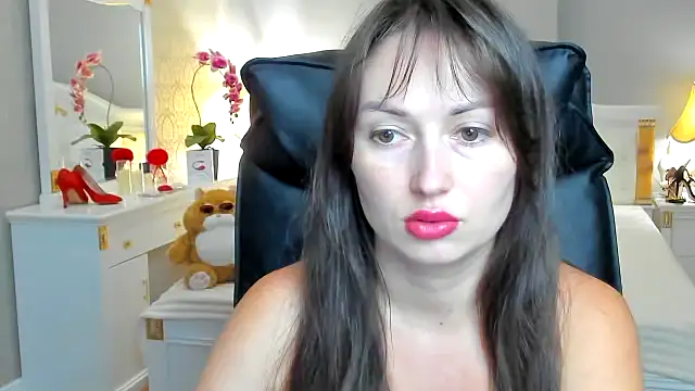 Snapshot of RosiAlina chatting on July 2026 06:40:02 AM RosiAlina online show from July 2026 06:40:02 AM