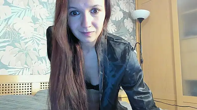 OliviaMuur online show from December 2025 05:28:02 PM