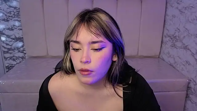 Laksmy v online show from January 2026 12:51:01 PM