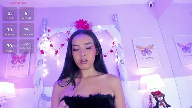 GabbyGrifin online show from December 2025 07:53:01 PM