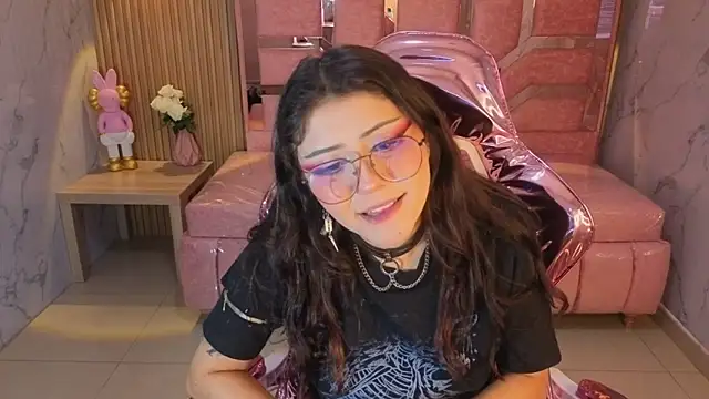 miss devil s online show from December 2025 03:57:01 AM