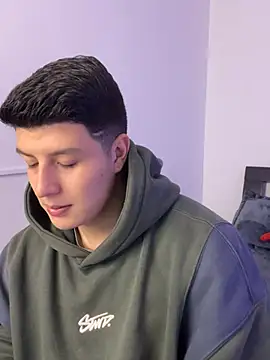 Goldenknight33 online show from February 2026 03:52:02 PM